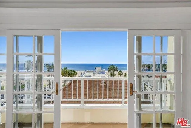 Condo For Rent In Santa Monica, California for Sale