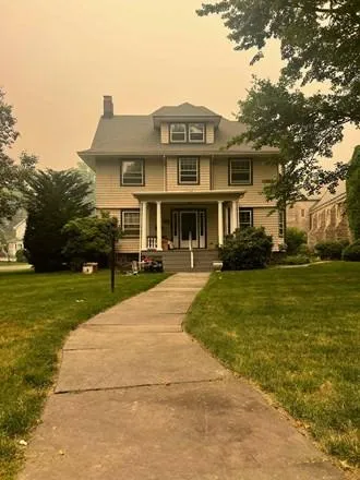 183 Inwood for Rent
