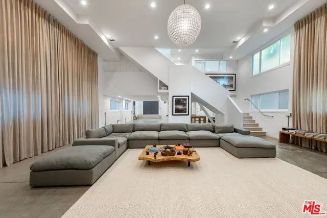 633 Santa Clara, Venice CA 90291 for Sale