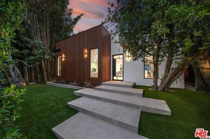 11333 Kiel St, Los Angeles, CA 90049 - MLS 23-308161 for Sale