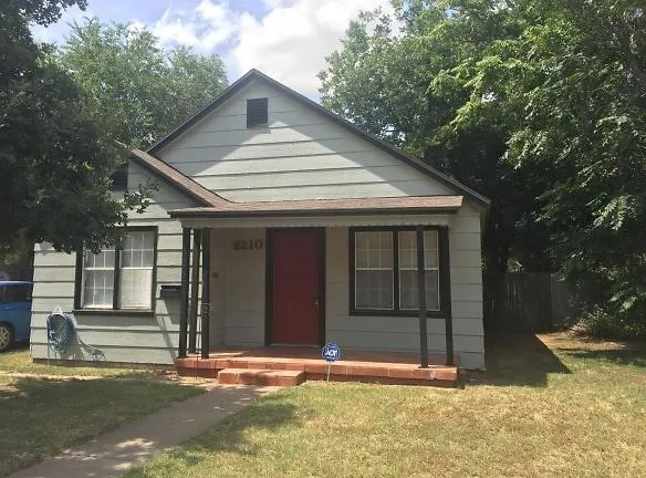 2210 28th St Lubbock, TX 79411 - Home For Rent