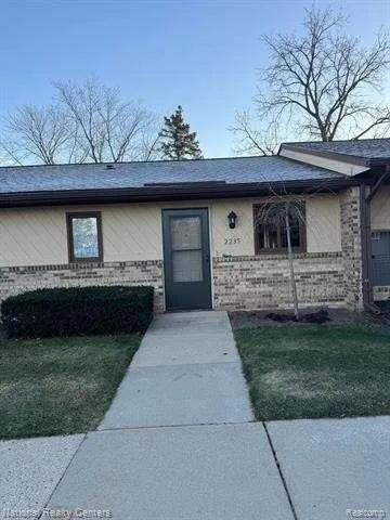 2235 N MILFORD Road, Highland, MI 48357  614653482 for Sale
