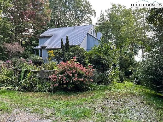 276 HIDDEN RIDGE RD, Deep Gap, NC 28618 Single Family Residence For Sale  MLS# 246142 for Rent