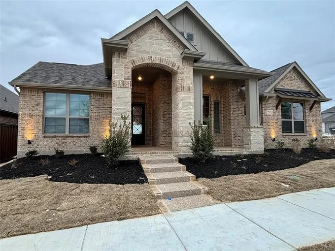 925 Gilbreath Ave, Crowley, TX 76036 for Sale