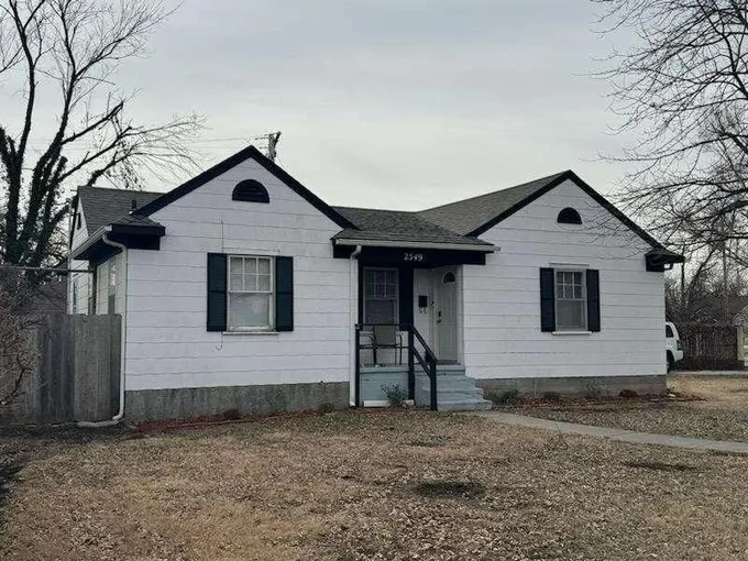 2549 Mc Bride, Great Bend, KS 67530  620027369 for Sale