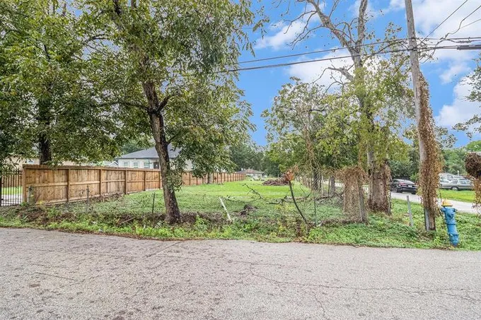 700 Rosie St, Houston, TX 77091 for Sale