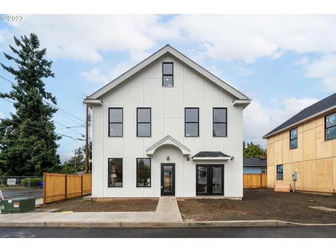 7745 SE Lambert ST, Portland OR 97206 for Sale