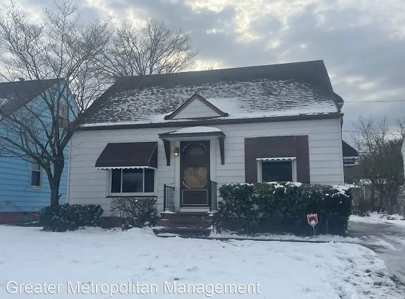 14516 Kennerdown Ave Maple Heights, OH 44137 - Home For Rent