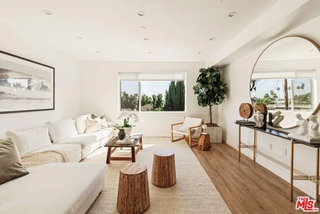 1040 N Spaulding 4, West Hollywood CA 90046 for Sale