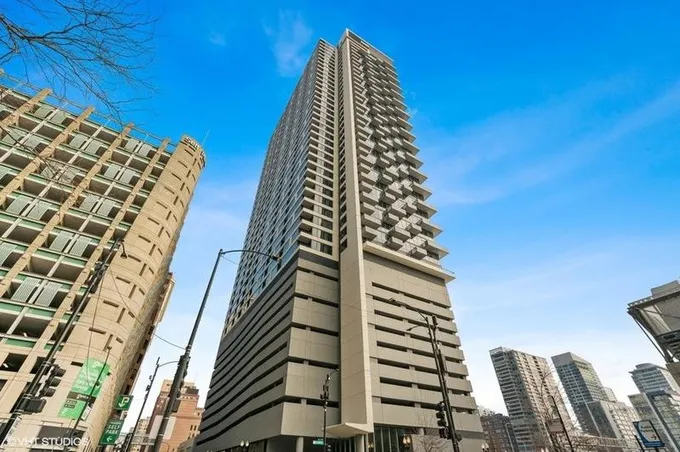 235 W Van Buren St #P564, Chicago, IL 60607 - MLS 11853023 for Sale