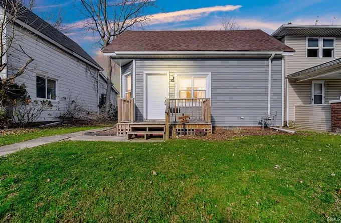 223 E Ewing Ave, South Bend, IN 46613  MLS# 202342510 for Sale