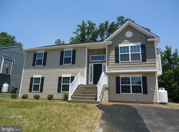 6923 Lunette Ln Spotsylvania Courthouse, VA 22553 - Home For Rent