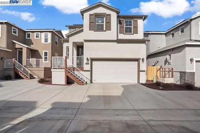 1711 Bella Lago Dr, Stockton CA 95206 for Sale