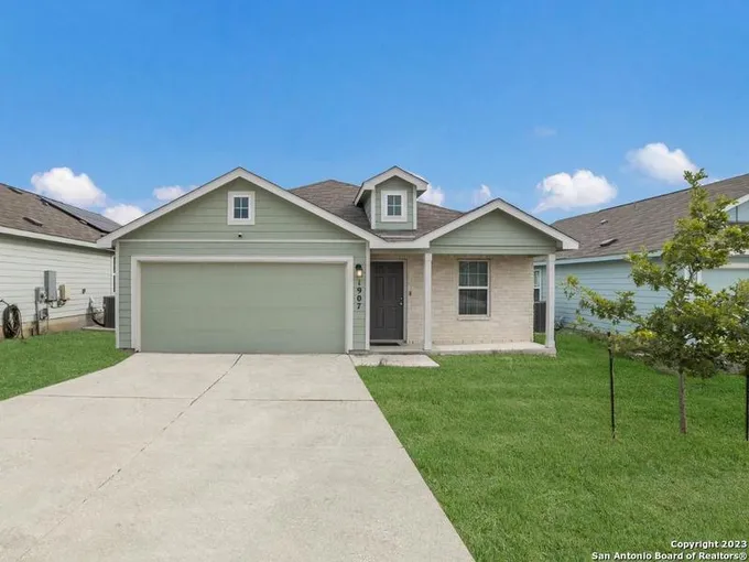 1907 FIELDFARE, New Braunfels, TX 78130 for Sale