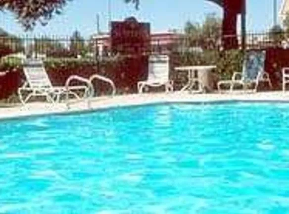 2870 S Decatur Blvd Las Vegas, NV - Apartments For Rent