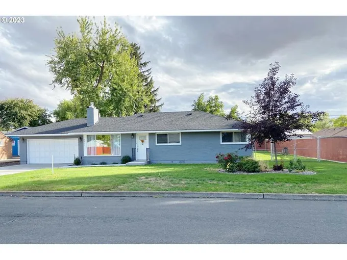 4042 SW PERKINS AVE, Pendleton OR 97801 for Sale