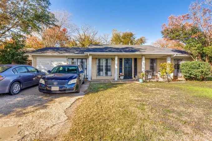 5540 De Cory Rd, Fort Worth, TX 76134 for Sale