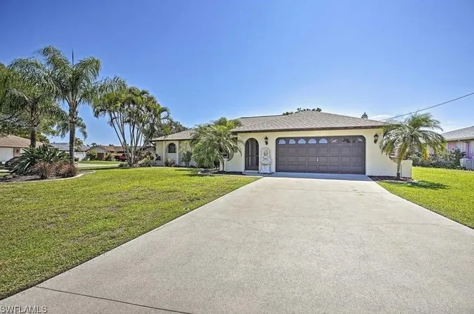 1903 SE 10th Pl, Cape Coral, FL 33990 - MLS 223051920 for Sale