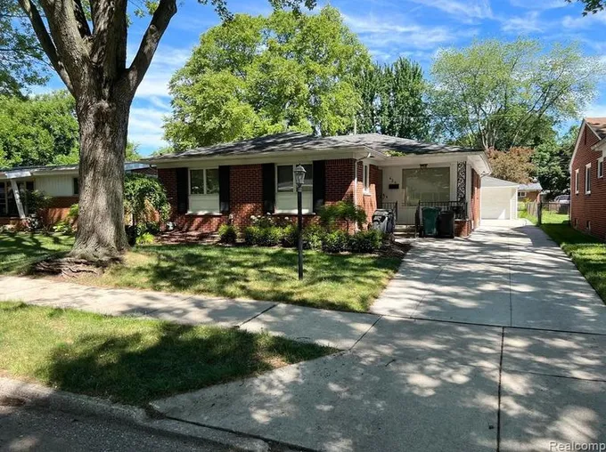 424 W La Salle Ave, Royal Oak, MI 48073 - MLS 20230076886 for Rent