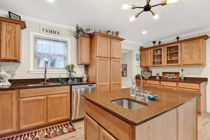1207 Fair Ave, Gainesville, TX 76240 for Sale
