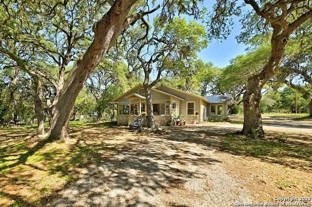 1012 7th St, Blanco, TX 78606 for Sale