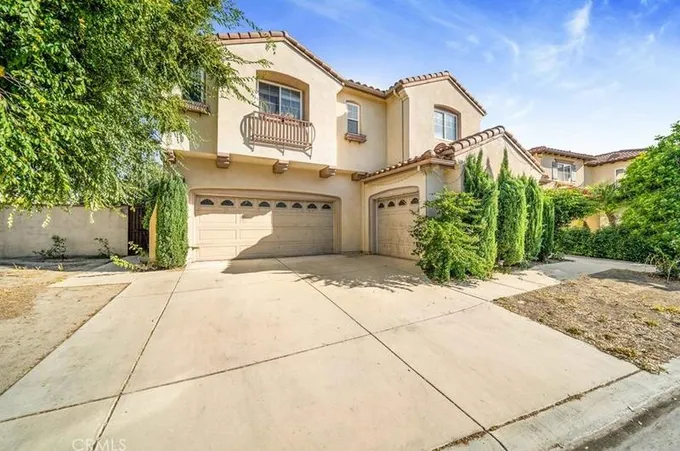 5744 Indian Pointe Dr, Simi Valley, CA 93063 - MLS DW23150250 for Sale