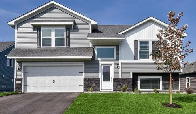 39693 Fallbrook Ave, North Branch, MN 55056 - MLS 6478039 for Sale