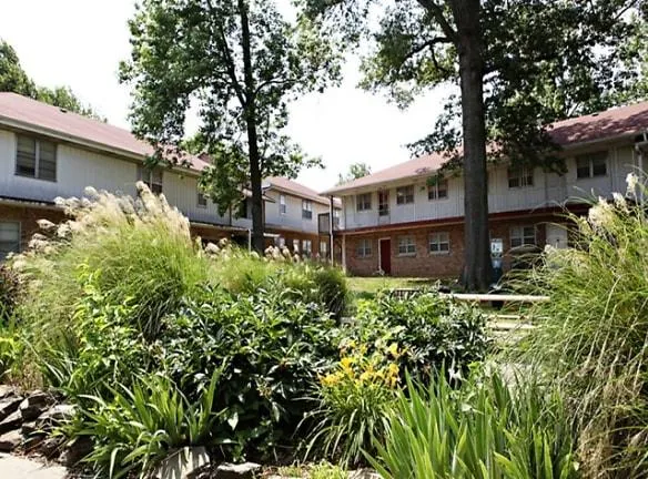 Village Club Apartments For Rent - Springfield, MO