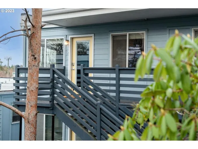 1300 NE 68TH AVE 17, Portland OR 97213 for Sale