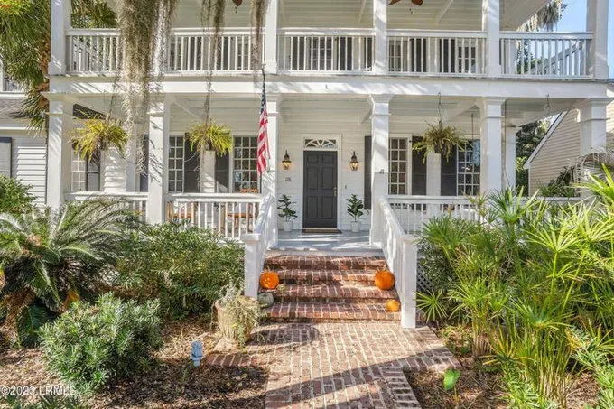 118 FIVE OAKS CIR, Beaufort, SC 29902 Single Family Residence For Sale  MLS# 182970