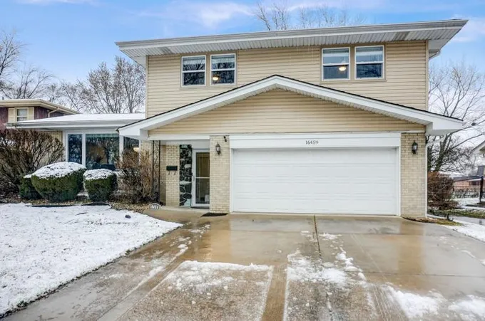 16459 Woodlawn E Ave, South Holland, IL 60473 - MLS 11949649 for Sale