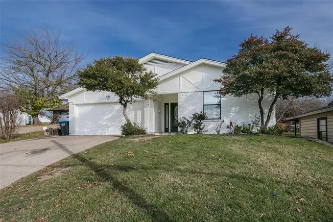 3009 Olive Pl, Fort Worth, TX 76116 for Sale