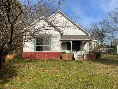 NW Front St for Sale