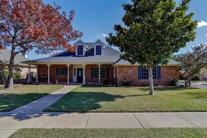 7613 Bridlewood Ct, North Richland Hills, TX 76182 for Sale