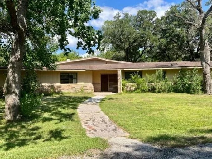 116 Laughlin Rd, Eagle Lake, TX 77434 for Sale