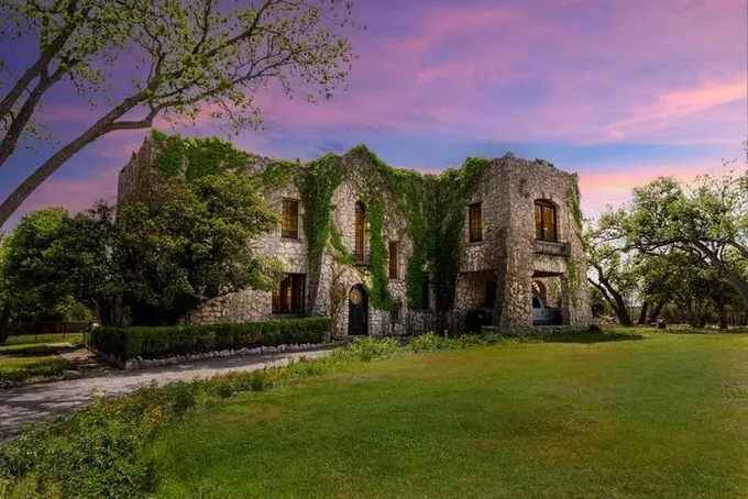 1126 Jackson Rd, Kerrville, TX 78028 for Sale