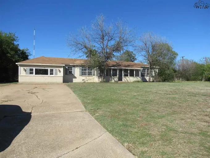 3200 Kessler Boulevard, Wichita Falls, TX 76309 for Sale