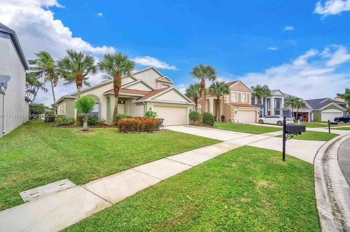 22604 Middletown Dr, Boca Raton, FL 33428 - MLS A11513284 for Sale