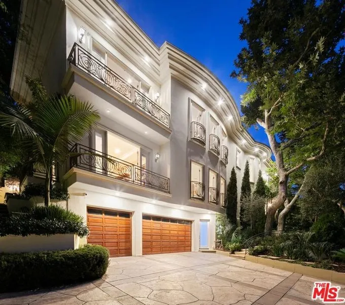 1350 Benedict Canyon Drive, Beverly Hills, CA 90210 - MLS 23-331347 for Sale