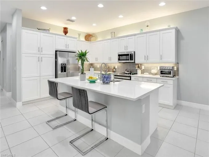 Fort Myers, Lee County, FL Lakefront Property, Waterfront Property, House for sale Property ID: 418532433