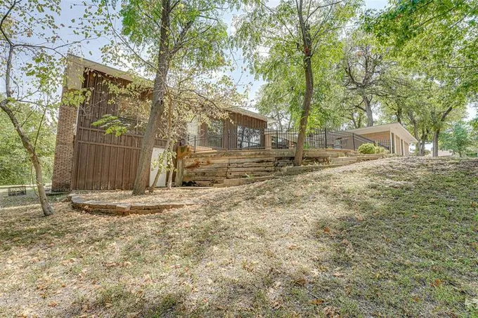 413 W Brand Rd, Garland, TX 75040 for Rent