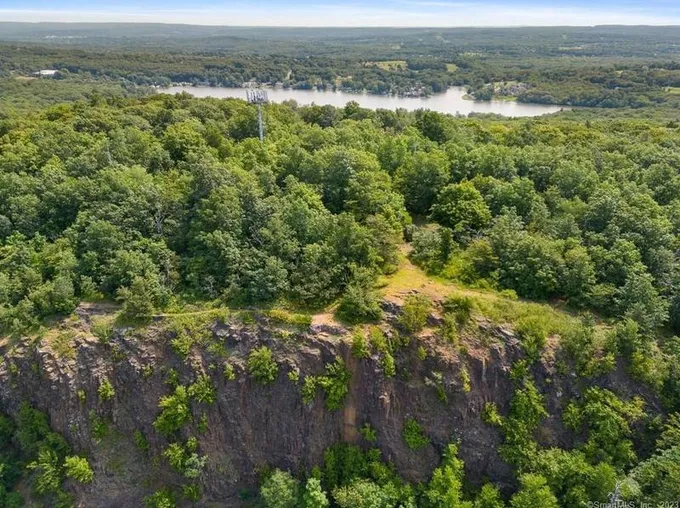 00 Palisades, Middlefield, CT 06455 - MLS 170590252 for Sale