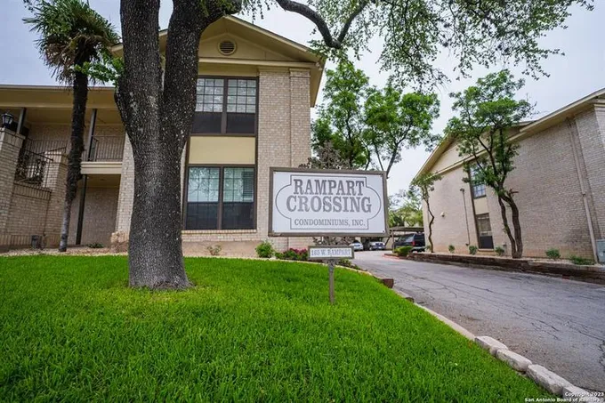 165 W RAMPART DR #105, San Antonio, TX 78216-6775 for Sale