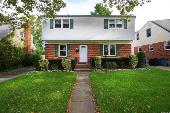169 William St, Williston Park, NY 11596 - MLS 3505594 for Sale