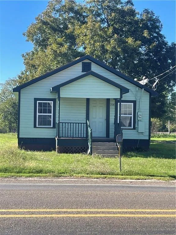 208 North Commerce Street, Bremond, TX 76629 for Sale