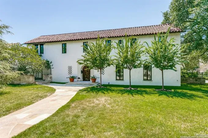 202 E MANDALAY DR, Olmos Park, TX 78212-1740 for Sale