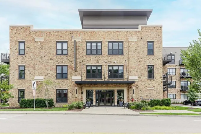 101 West Liberty Street, Unit 214, Barrington, IL 60010 for Rent