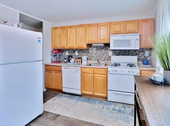 Gwynnbrook Townhomes Apartments For Rent - Gwynn Oak, MD