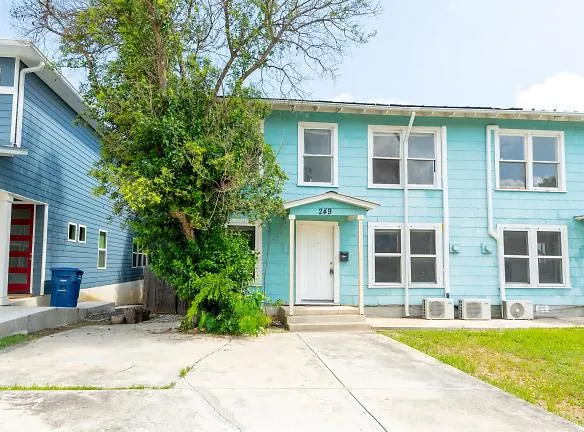 249 Claremont Ave San Antonio, TX 78209 - Home For Rent