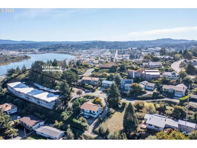 290 N 3RD CT #5, Coos Bay OR 97420 for Sale